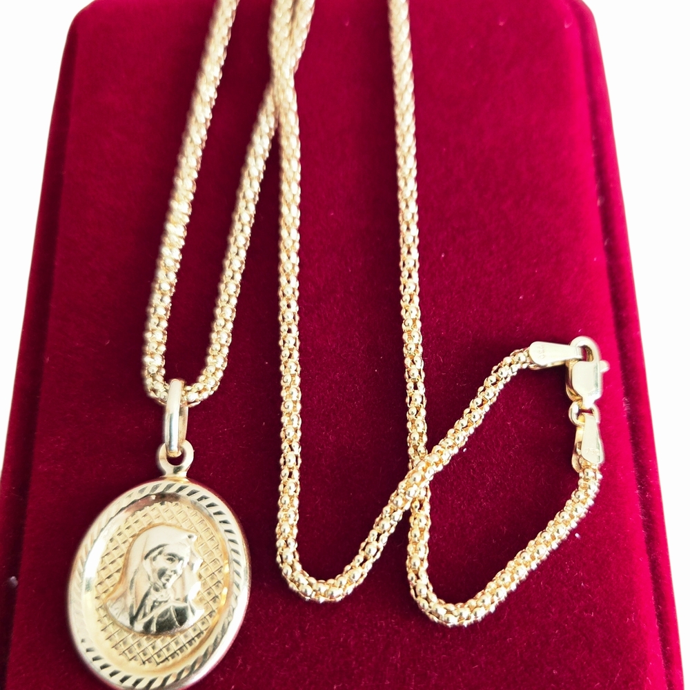 ❗️SOLD 18karats Real Gold Saudi Gold Elegant  Pendant Necklace - Picture 2 of 5